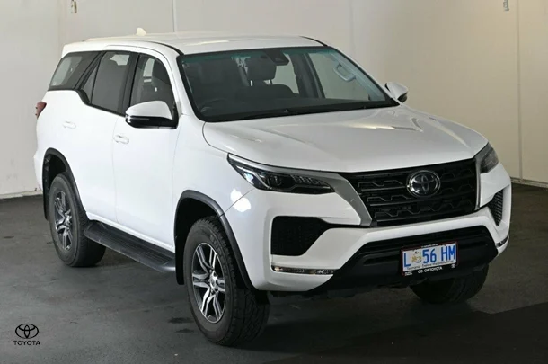 2023 Toyota Fortuner GX image 4