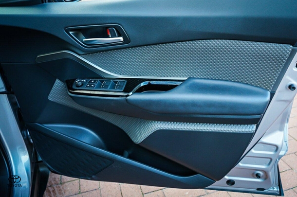 2021 Toyota C-HR Hybrid Koba 2WD image 14