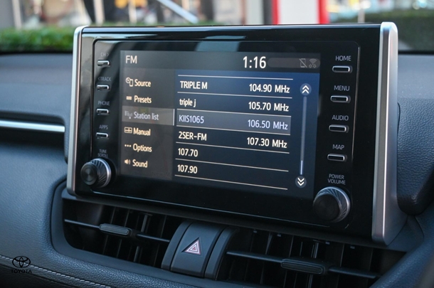 2020 TOYOTA RAV4 Hybrid GXL-2WD image 17