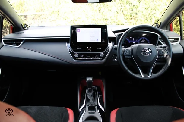 2023 Toyota Corolla Hatch Hybrid ZR image 17