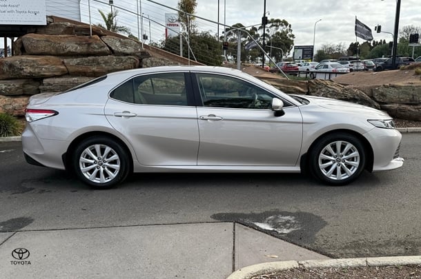 2019 Toyota Camry Ascent image 2