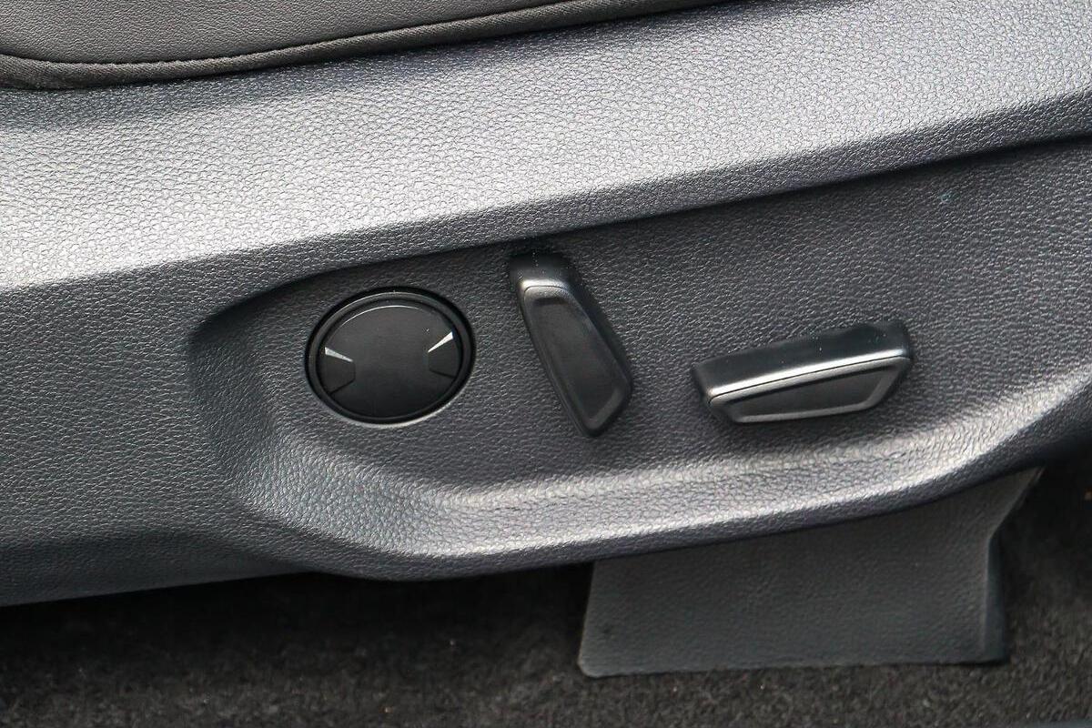 2024 Volkswagen Amarok TDI500 Style NF Auto 4MOT MY24 Dual Cab image 13