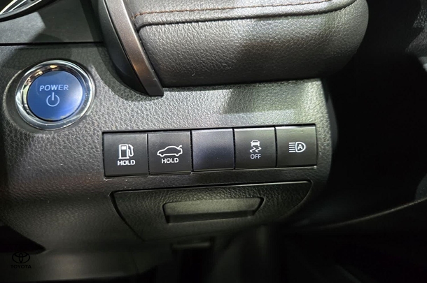 2020 Toyota Camry Hybrid Ascent Sport image 18