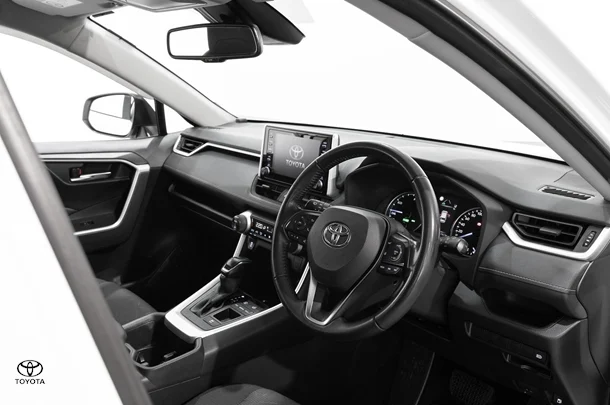2021 Toyota RAV4 Hybrid GXL-2WD image 17