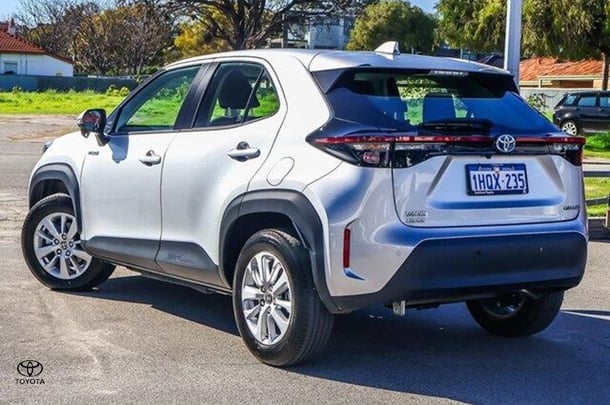 2022 Toyota Yaris Cross Hybrid GX image 2
