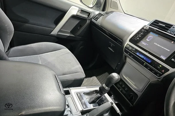 2019 Toyota Prado GX image 24