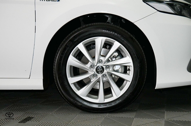 2024 Toyota Camry Hybrid Ascent image 7