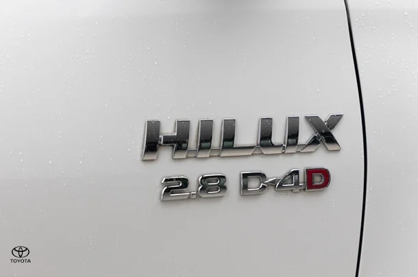 2018 Toyota Hilux 4x4 SR5 image 19