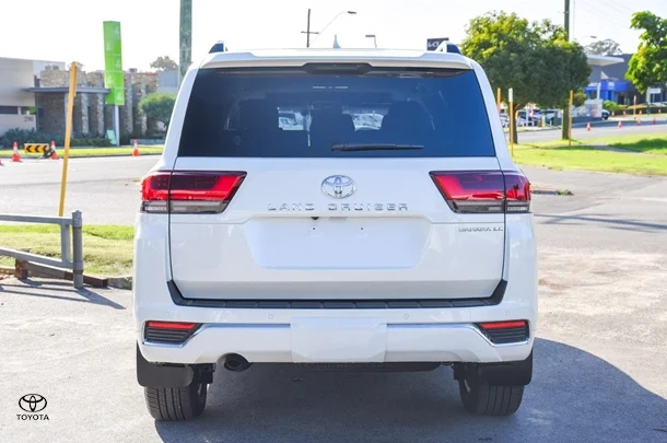 2024 Toyota Landcruiser Sahara ZX image 5