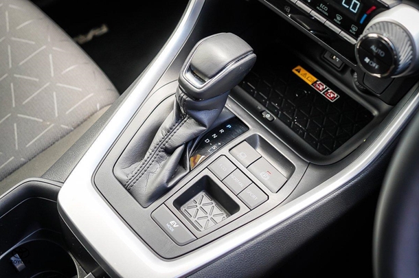 2024 Toyota RAV 4 Hybrid GXL-2WD image 16