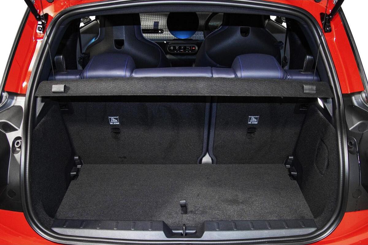 2024 MINI Cooper SE Favoured Auto image 9