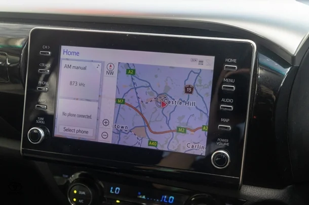 2022 Toyota HILUX SR5 image 13