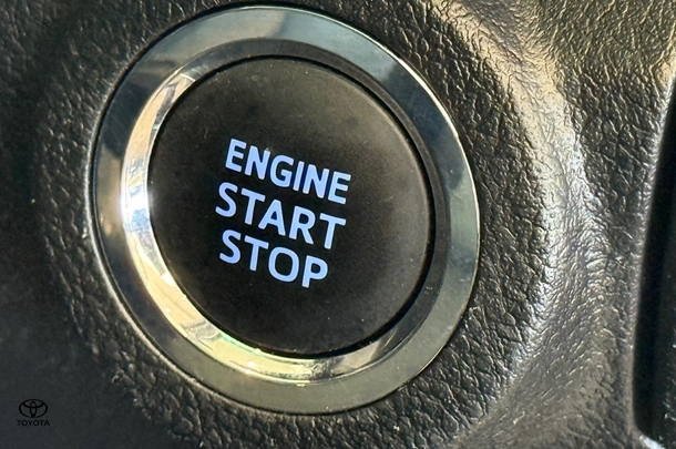 2021 Toyota HILUX SR5 image 22