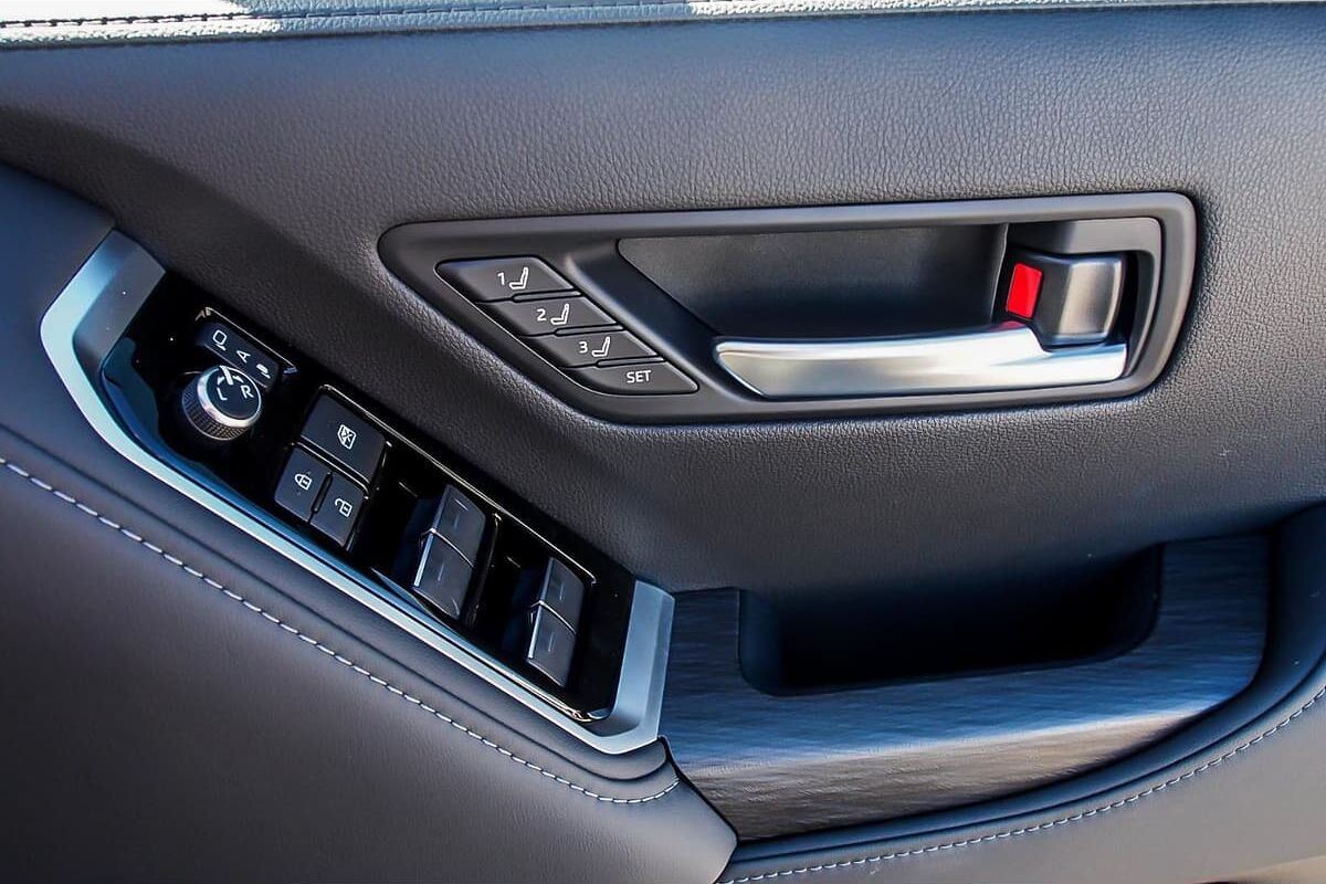 2025 Toyota Landcruiser GR Sport Auto 4x4 image 19