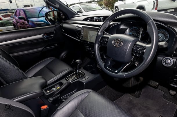 2023 Toyota HILUX Rogue image 7
