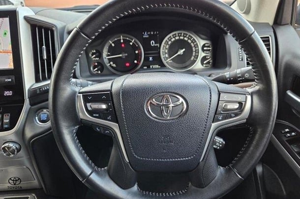 2020 Toyota Landcruiser VX image 19