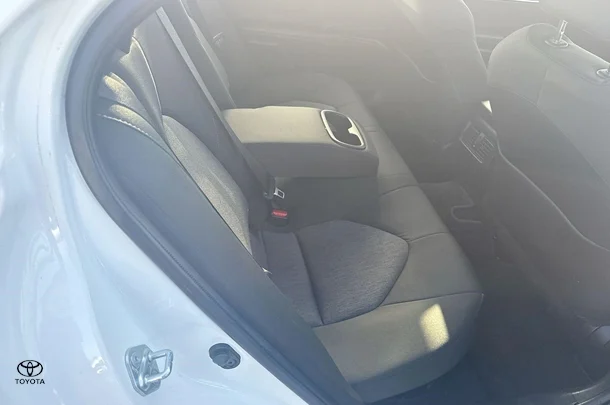 2021 Toyota Camry Hybrid Ascent image 22