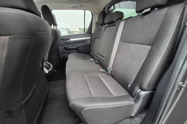 2021 Toyota Hilux SR5 image 23