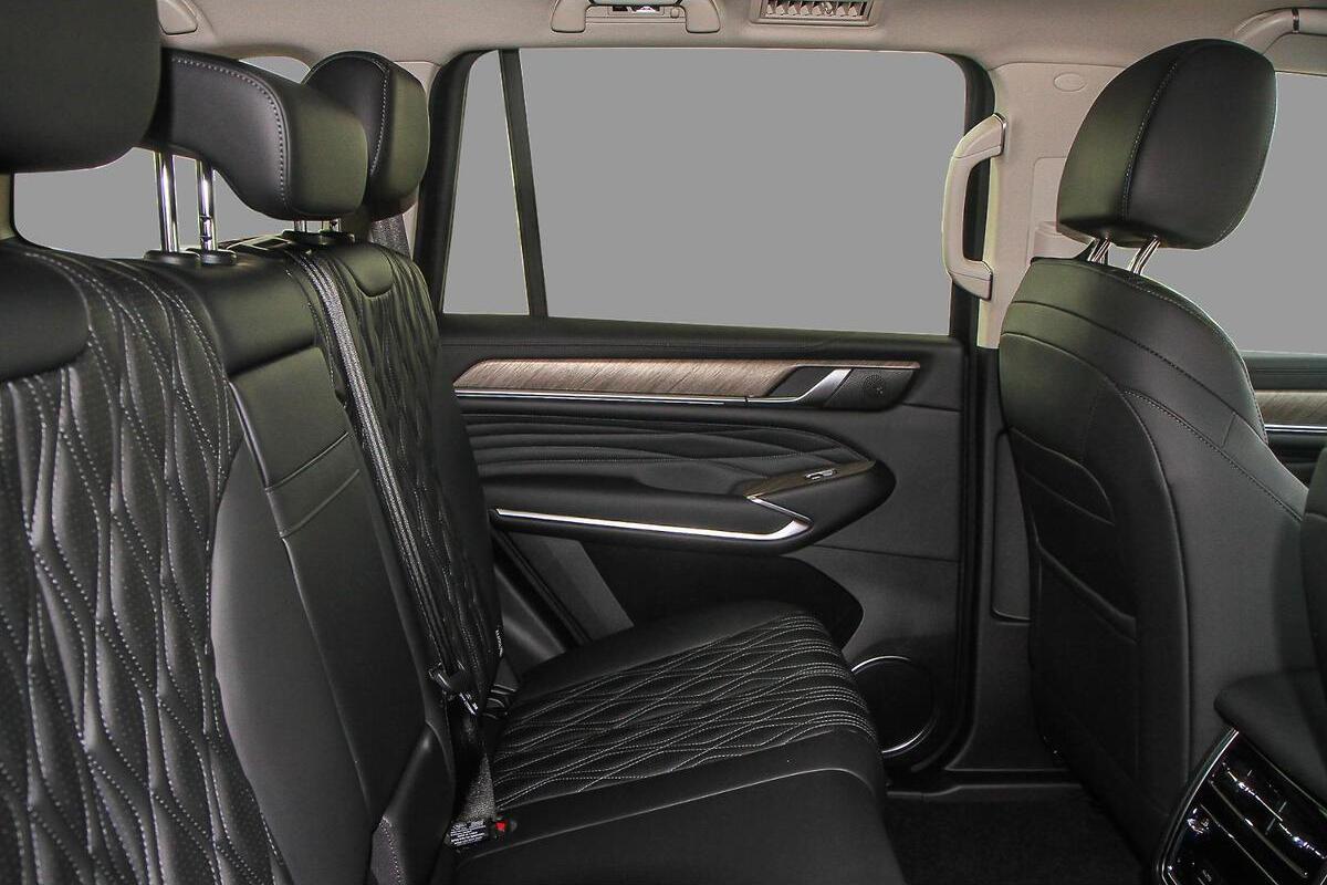 2025 GWM Tank 500 Lux Hybrid Auto 4WD image 8