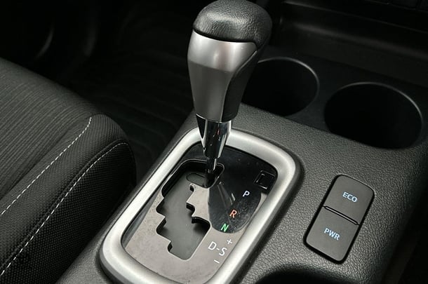 2022 Toyota Hilux SR5 image 27