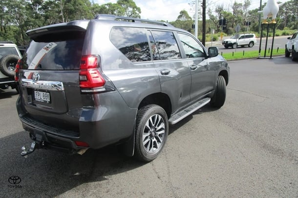 2021 Toyota Prado VX image 21