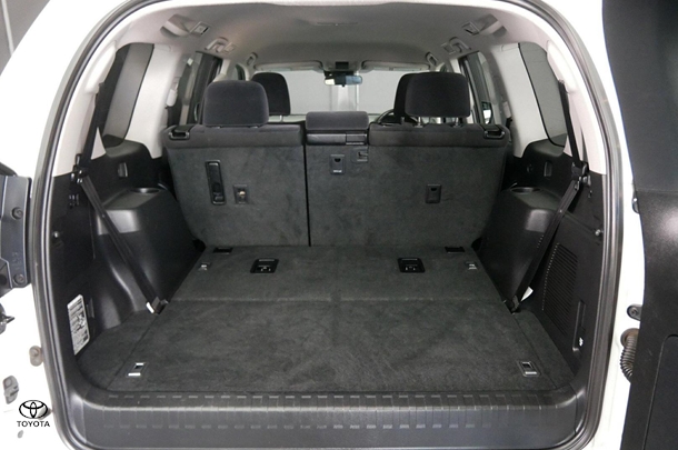 2023 Toyota Prado GXL image 22