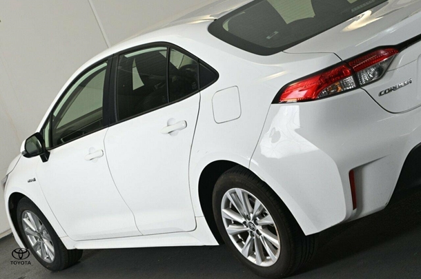 2023 Toyota Corolla Sedan Hybrid Ascent Sport image 19