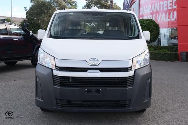 2022 Toyota Hiace LWB image 3
