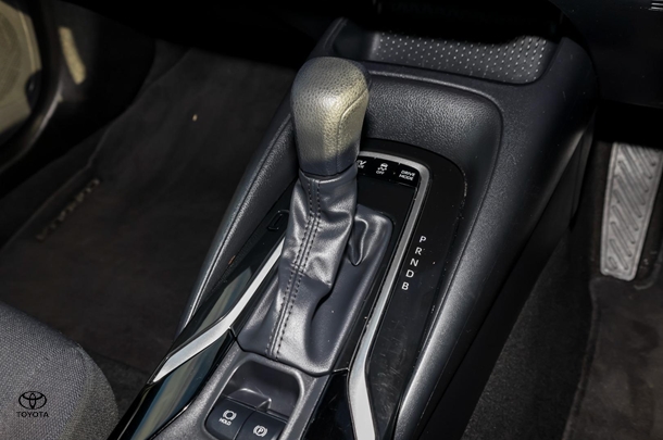 2023 Toyota Corolla Sedan Hybrid Ascent Sport image 18