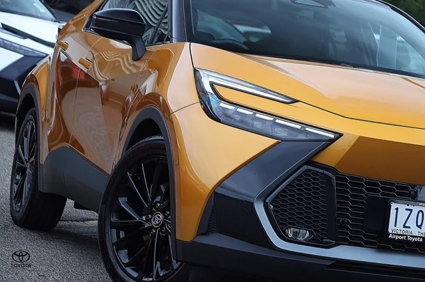 2023 Toyota C-HR Hybrid GR-S image 8