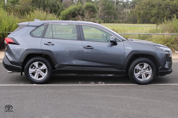 2023 Toyota RAV4 Hybrid GX-2WD image 8