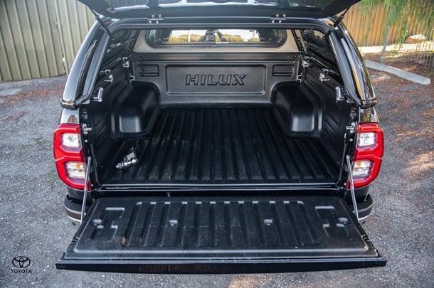 2021 Toyota HILUX SR5 image 19