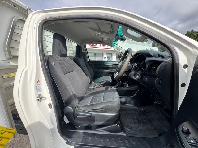 2019 Toyota Hilux Workmate image 9