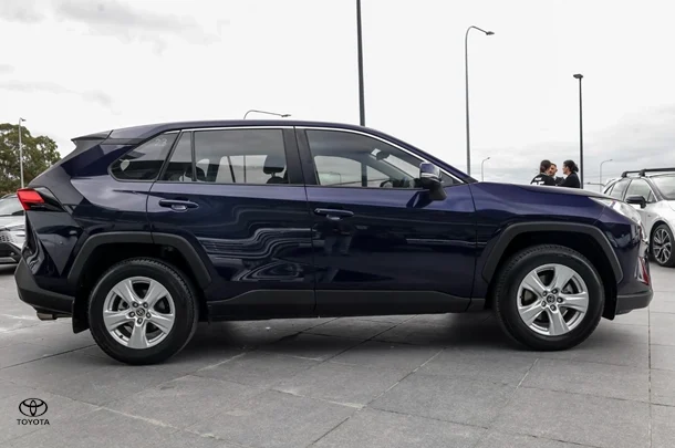 2019 Toyota RAV4 GX-2WD image 3