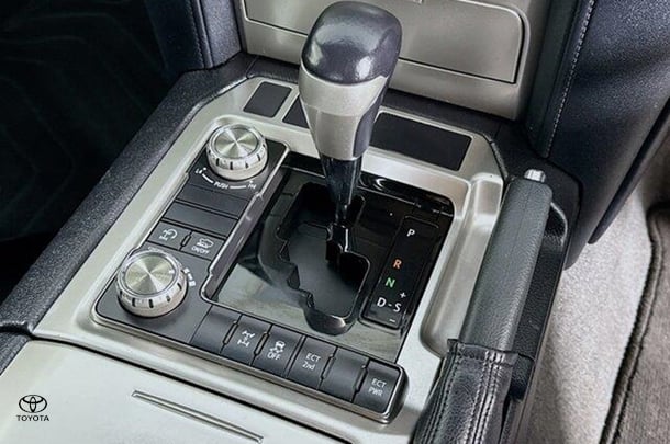 2017 Toyota LANDCRUISER GXL image 15