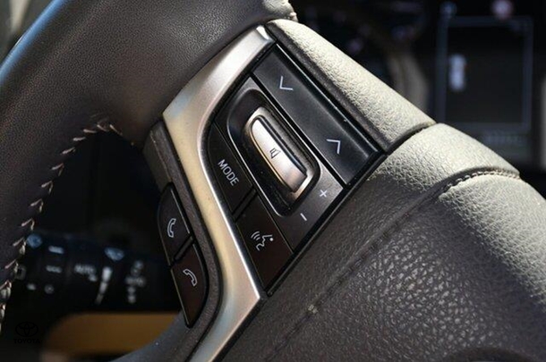 2021 Toyota Prado VX image 15