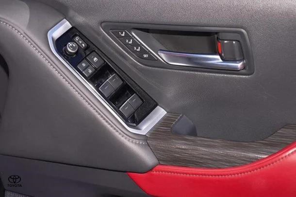 2021 Toyota Landcruiser GR-S image 19