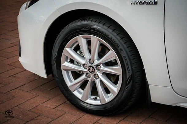 2024 Toyota Corolla Hatch Hybrid Ascent Sport image 5