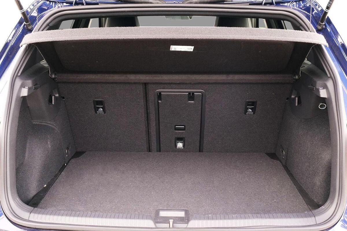 2024 Volkswagen Golf 110TSI R-Line 8 Auto MY24 image 9