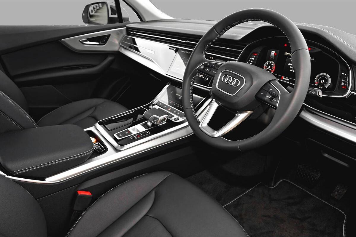 2025 Audi Q7 45 TDI Auto quattro MY25 image 6