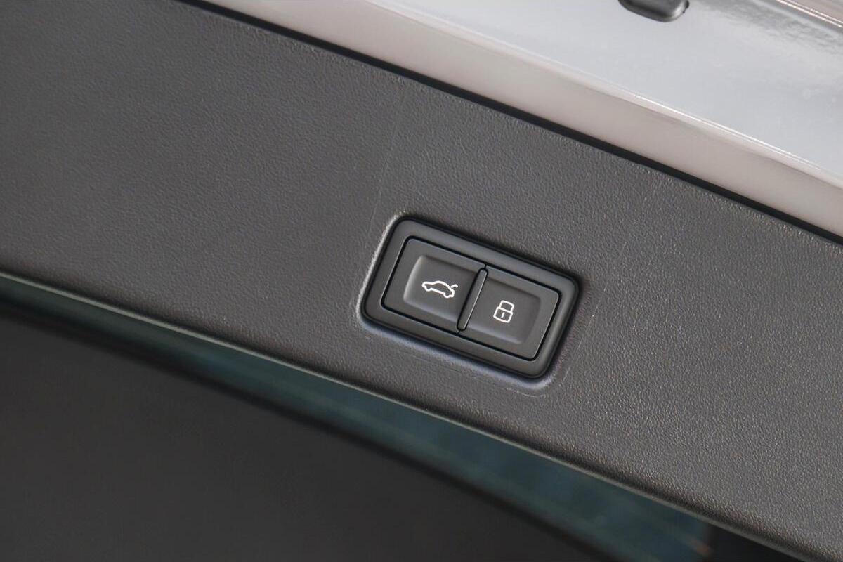 2025 Audi Q4 e-tron 45 Auto MY25 image 13