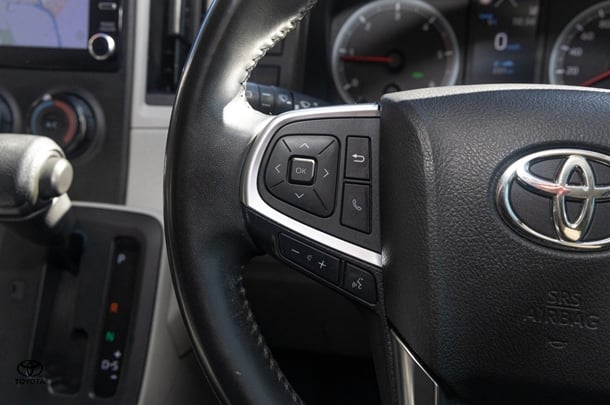2022 Toyota HIACE LWB image 11
