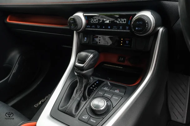 2019 Toyota RAV4 Edge AWD image 13