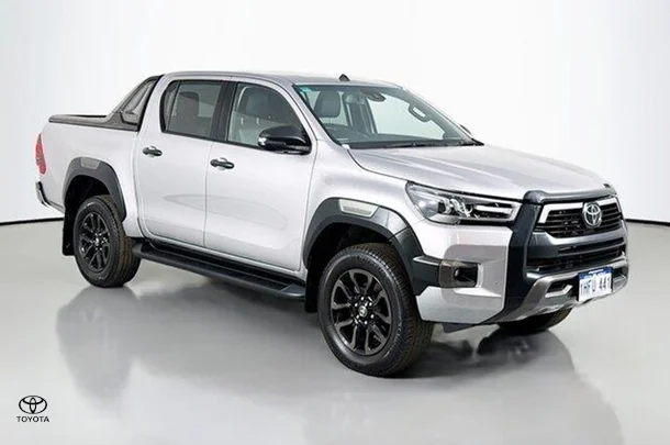 2020 Toyota Hilux Rogue image 1