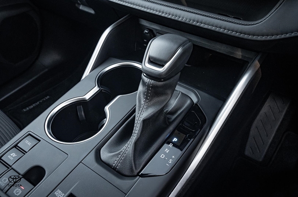 2024 Toyota KLUGER HYBRID GX AWD image 14