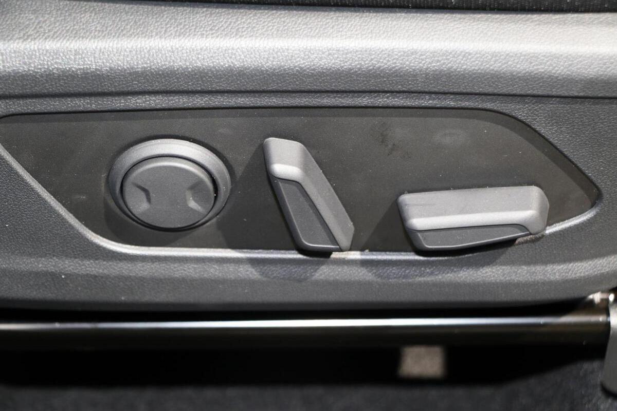 2025 Kia Sorento Sport Auto AWD MY25 image 16