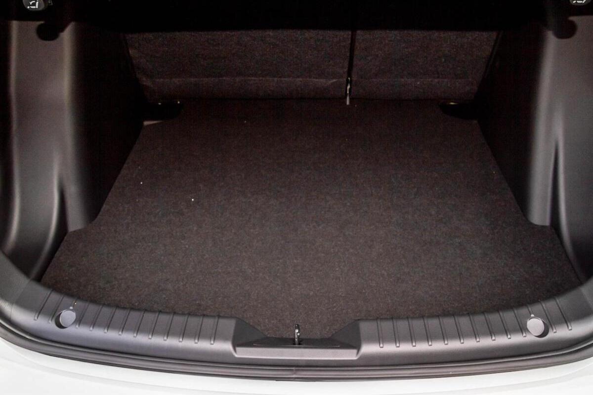 2025 Mazda 2 G15 GT DL Series Auto image 10