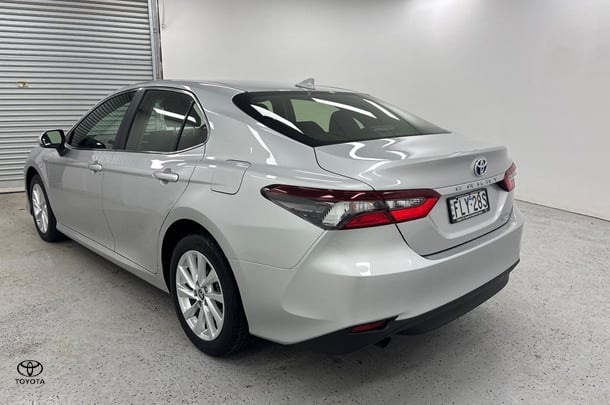 2024 Toyota Camry Hybrid Ascent image 5