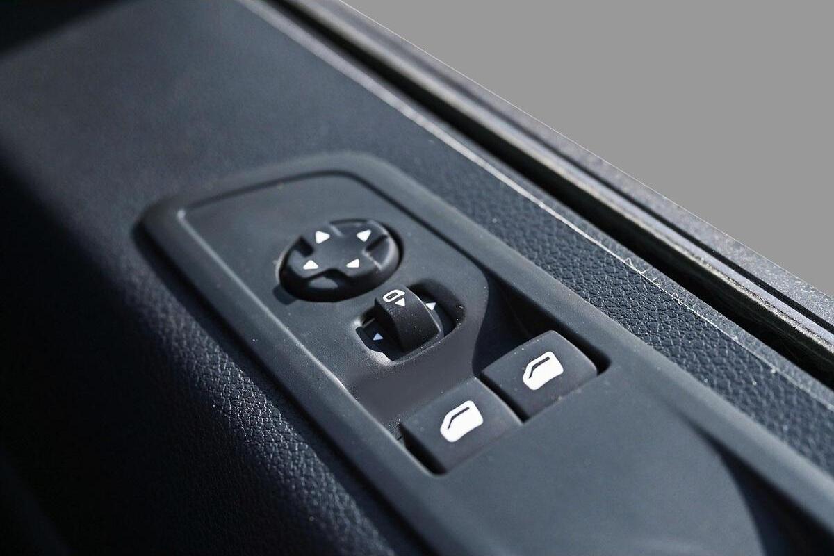 2024 Peugeot Expert Pro SWB Auto image 15