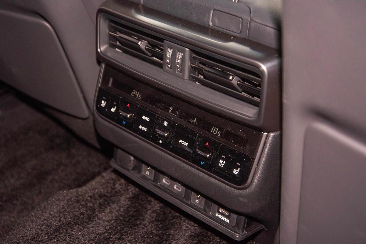 2024 Lexus LX LX500d Sports Luxury Auto 4x4 image 12